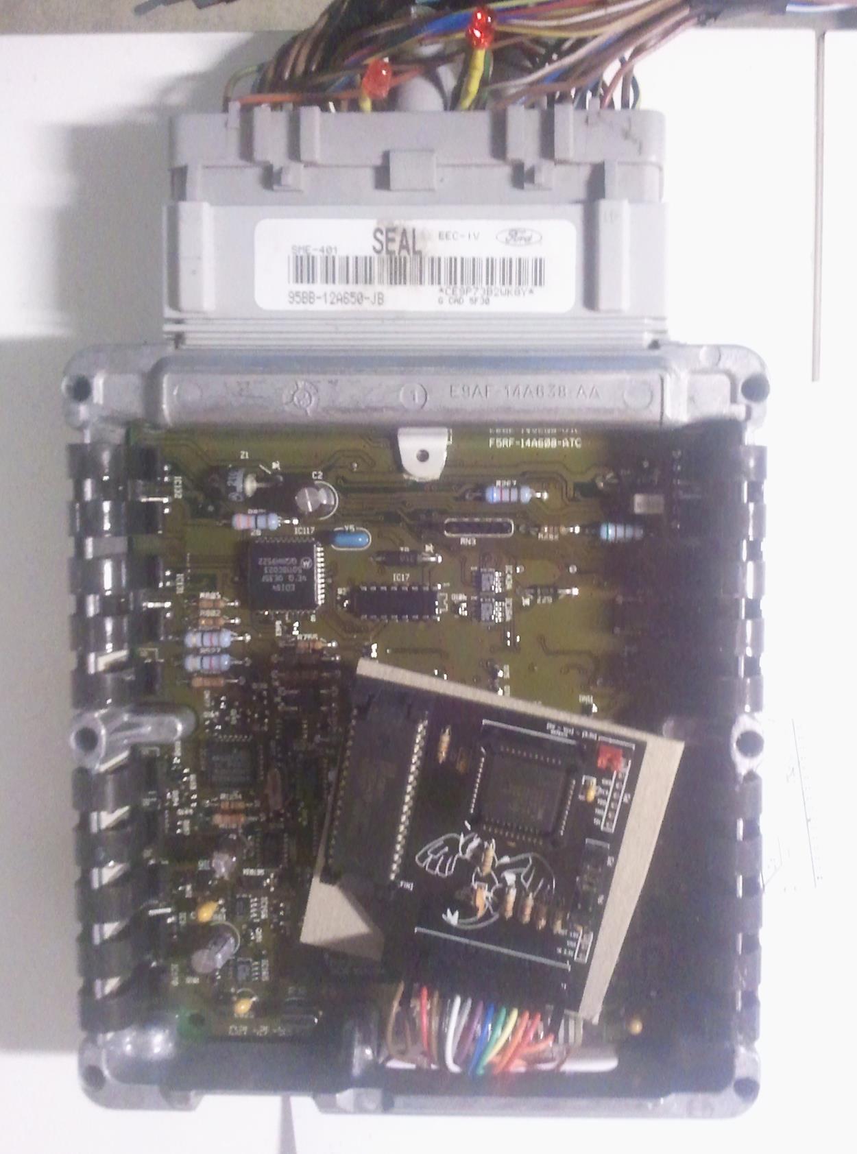 DIY J-Chip tukee jopa 8 erillistä ohjelmaa.